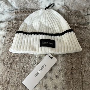Calvin Klein hat white w black line trim “ribbed” unisex women